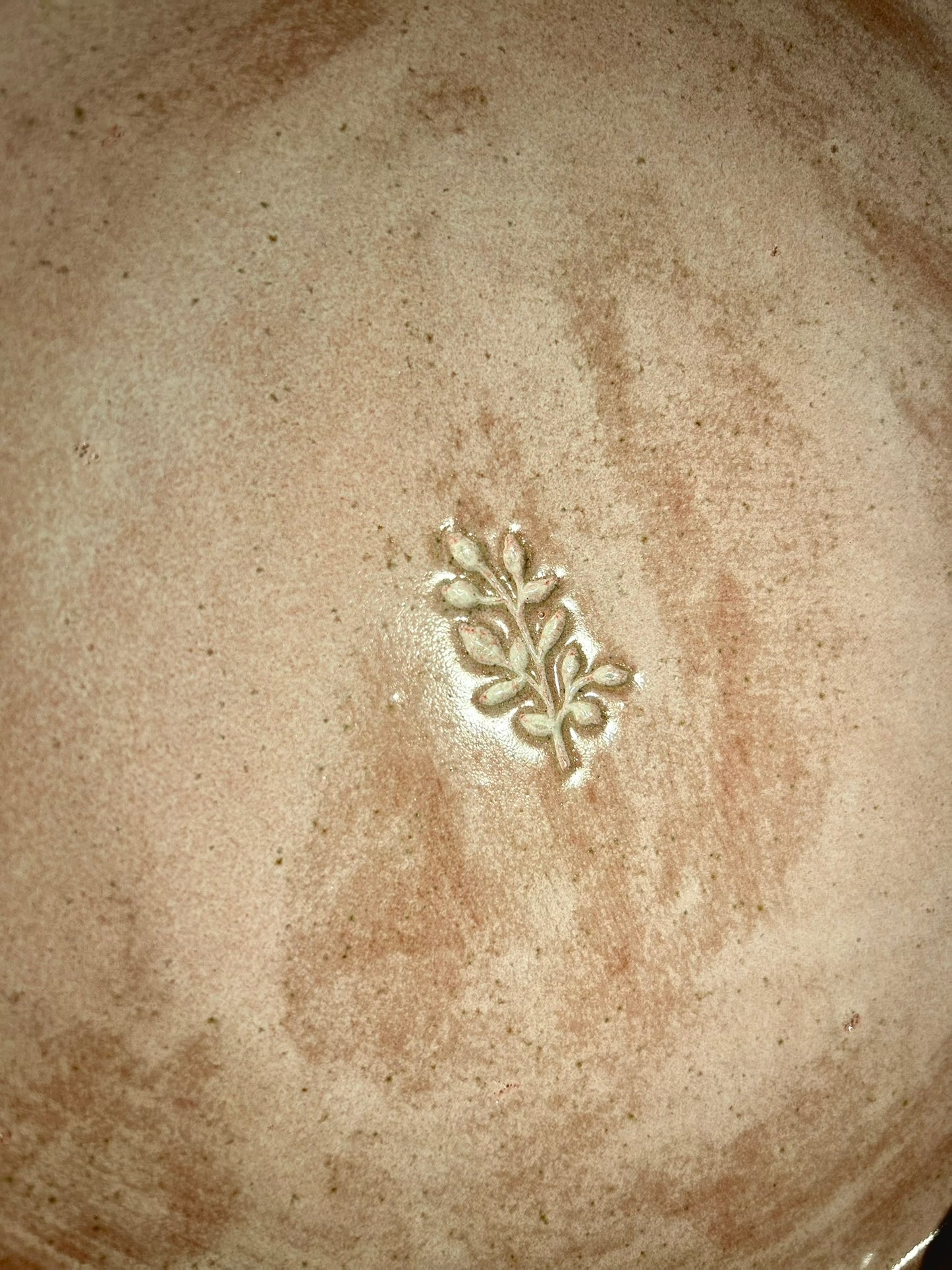 Assiette rose herbacée 7