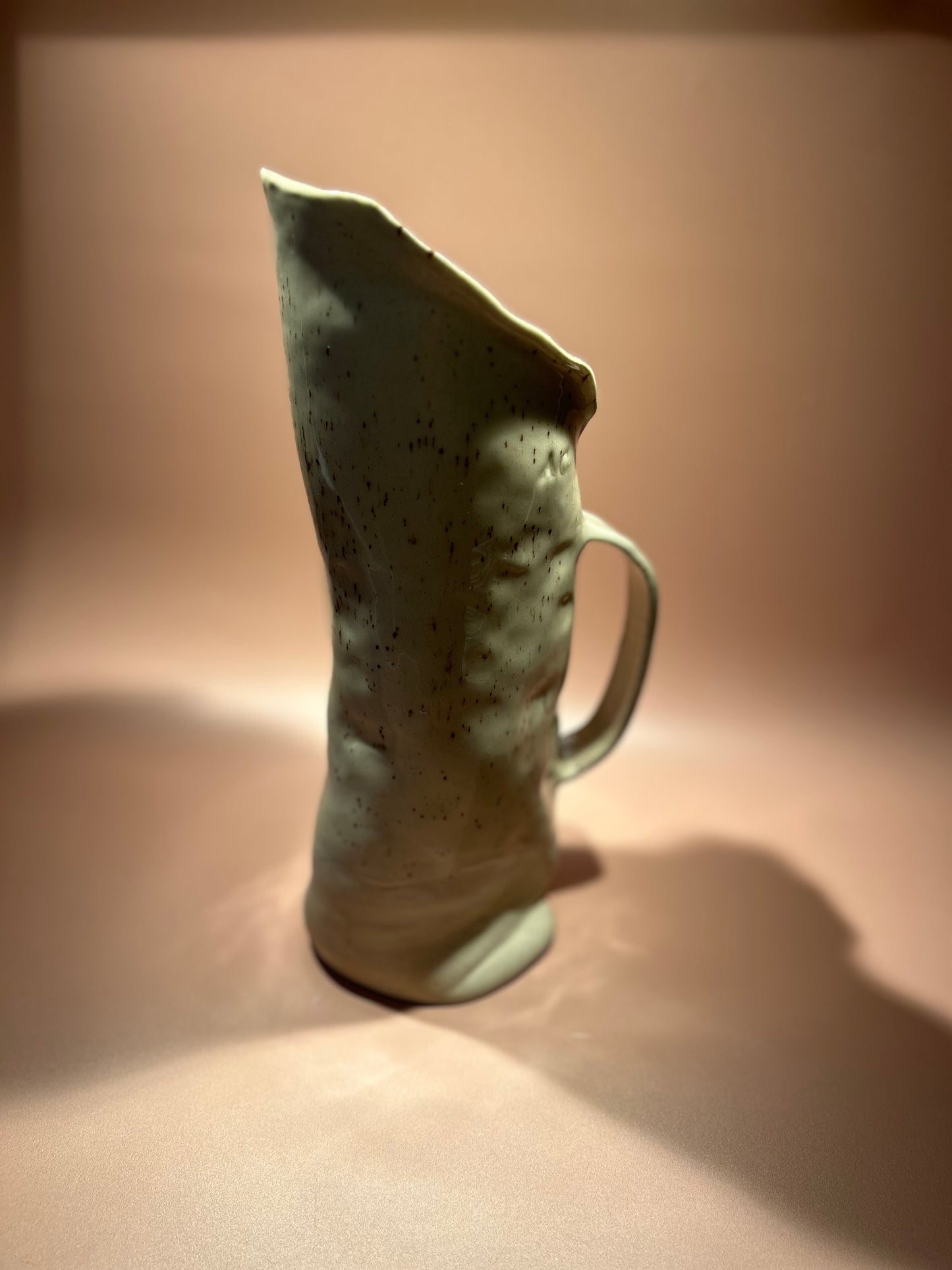 Carafe en céramique moucheté