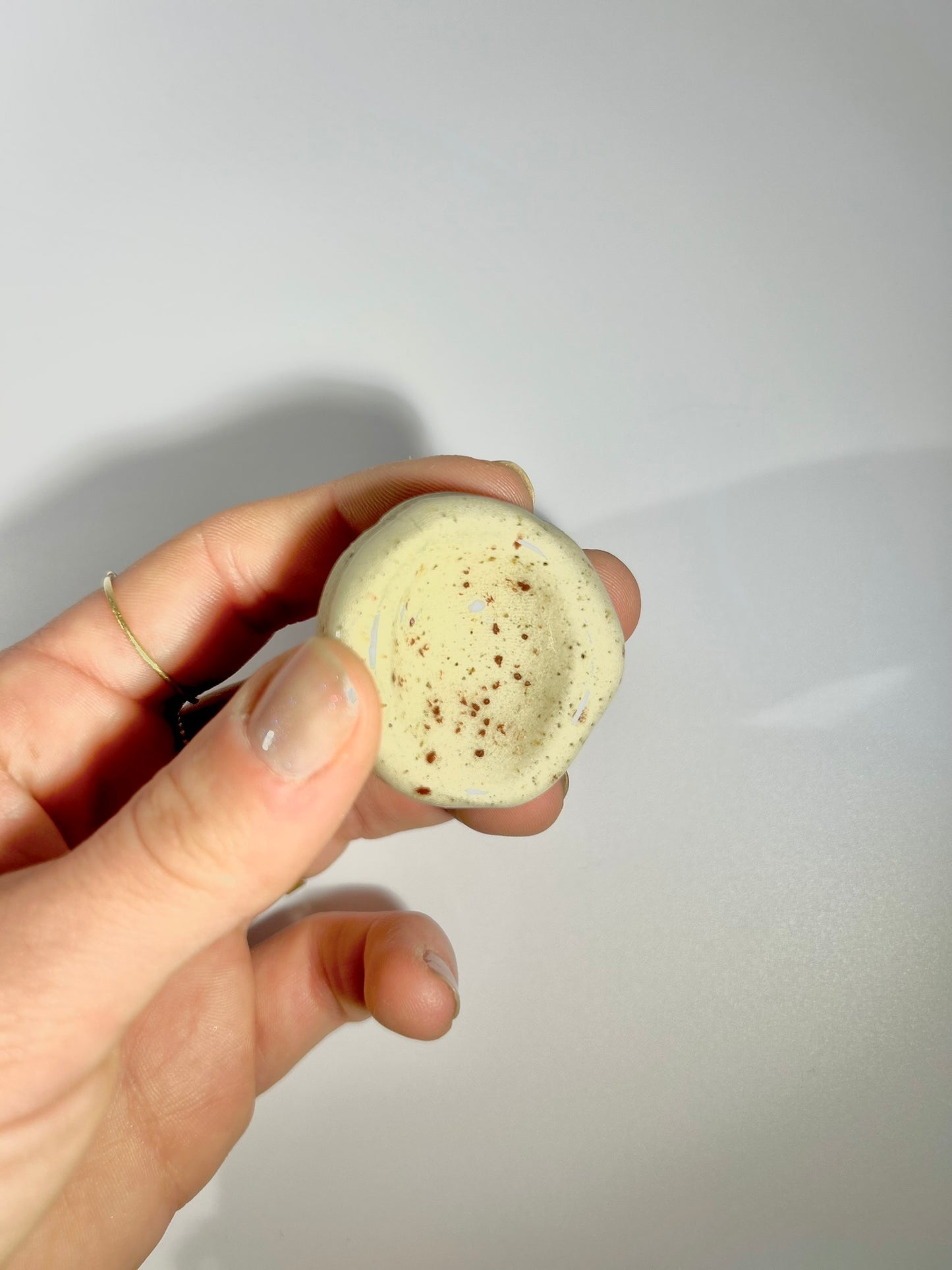 Worry stone : galet d'apaisement grigris en céramique