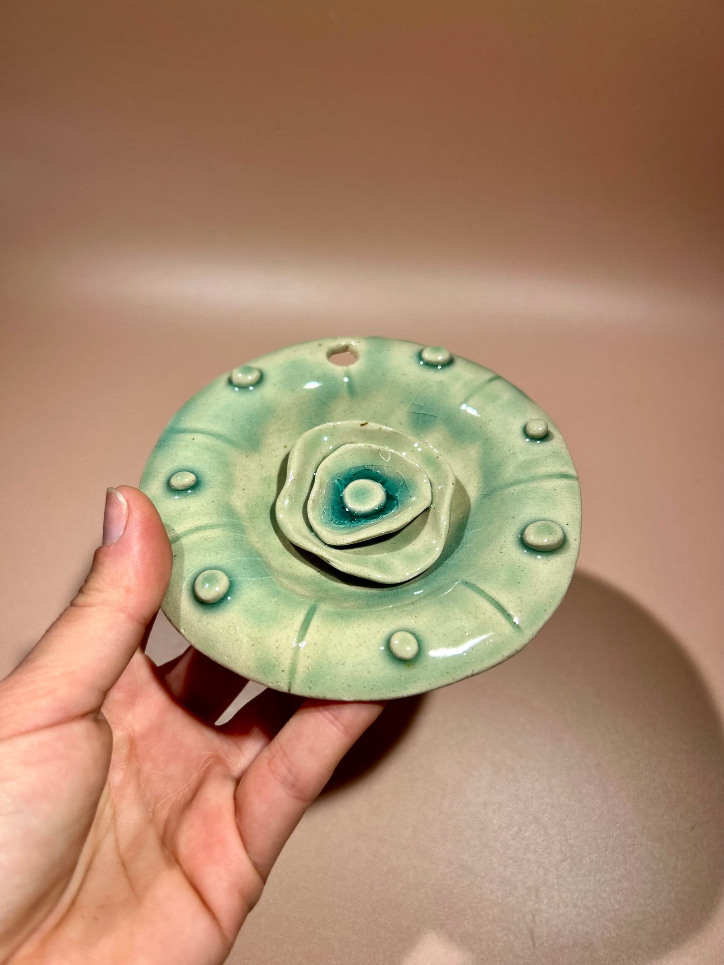 Couronne de fleur vert d'eau en céramique