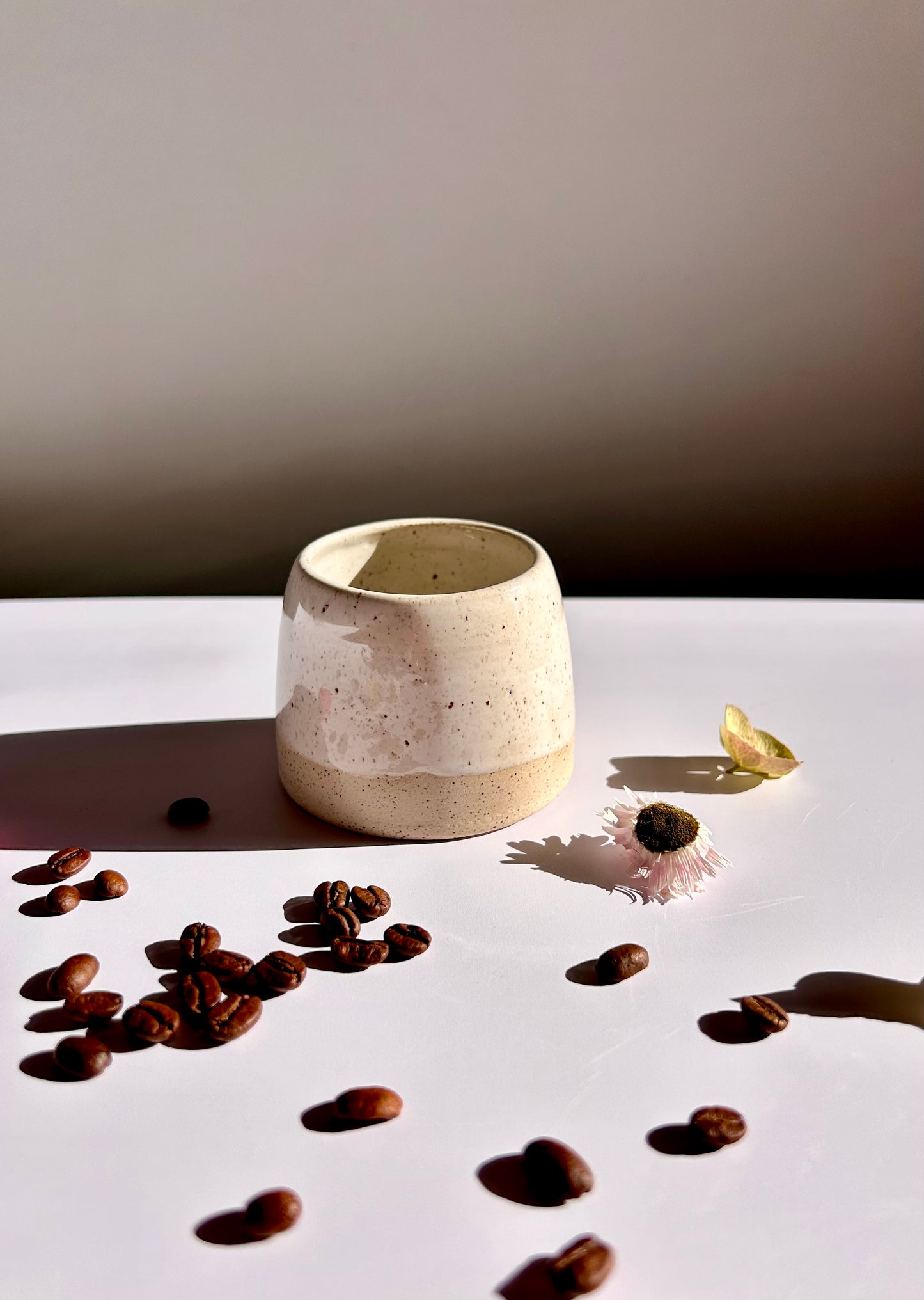 Mug en céramique blanc pyrité