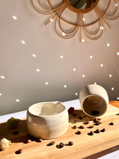 Petit pichet blanc en céramique