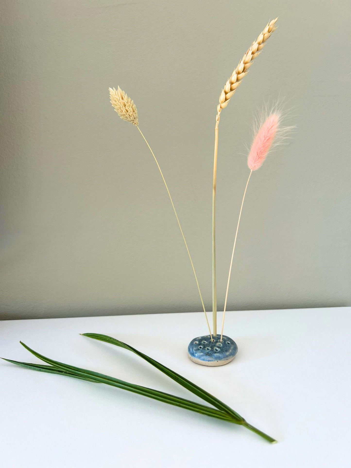 Galets à fleurs bleu