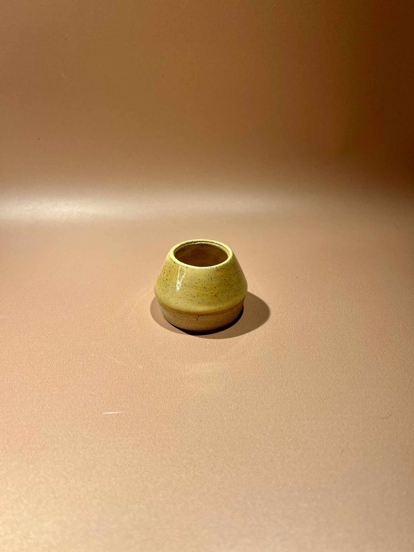Mini soliflore en céramique abricot