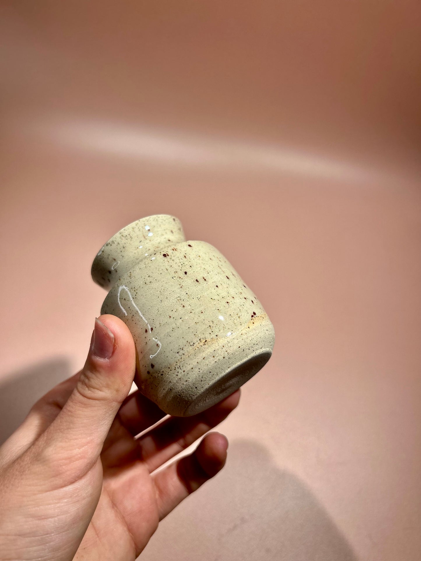 Mini soliflore en céramique mouchetée