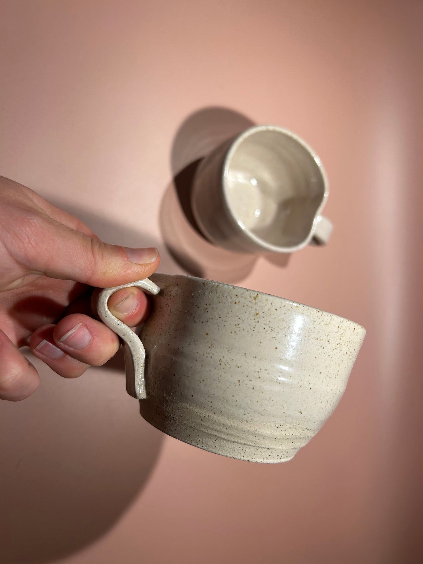 Lot de 2 tasses pyritées à anse en céramique