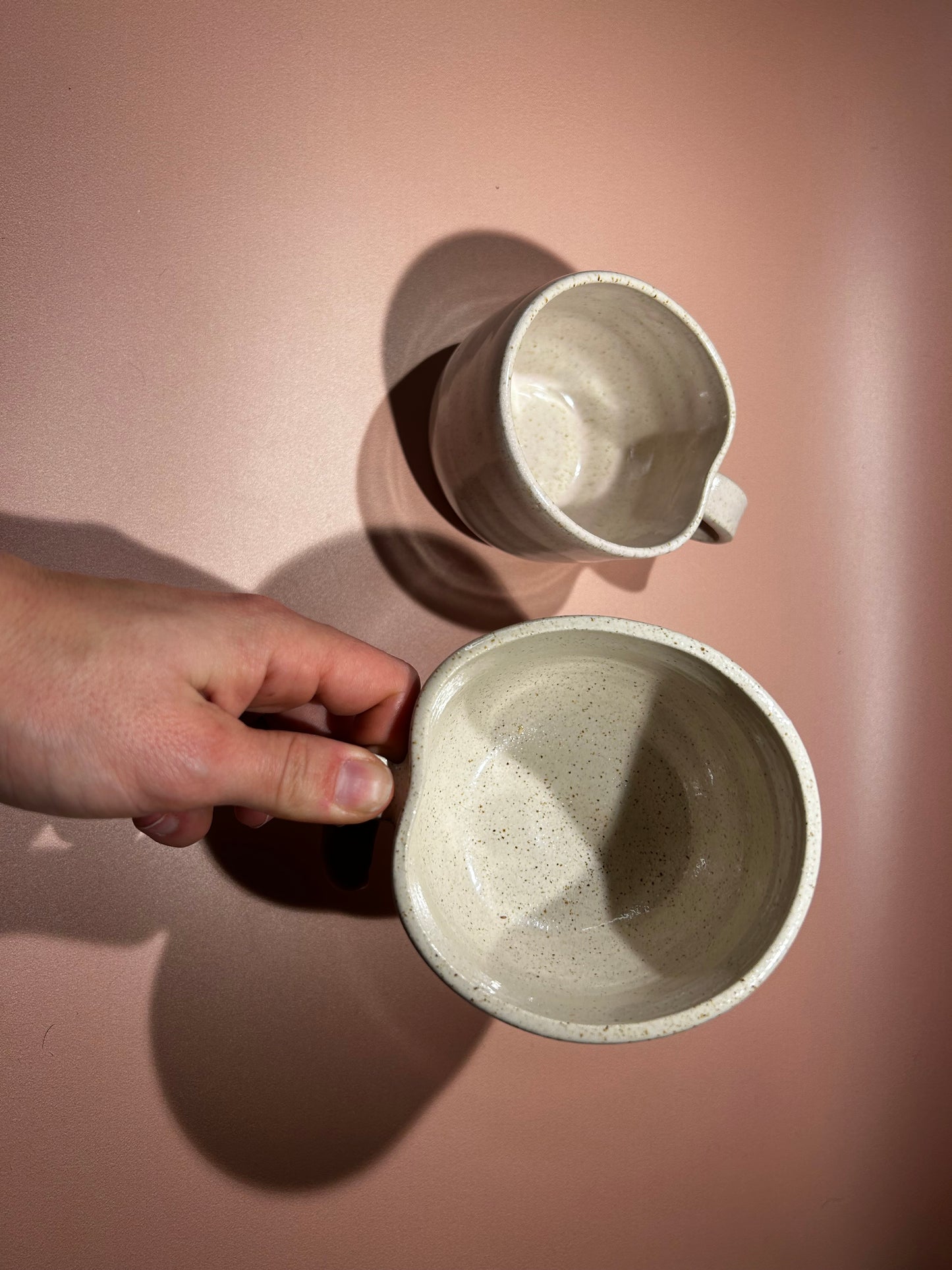 Lot de 2 tasses pyritées à anse en céramique