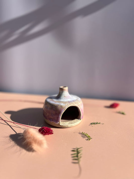 Tipi violet en ceramique