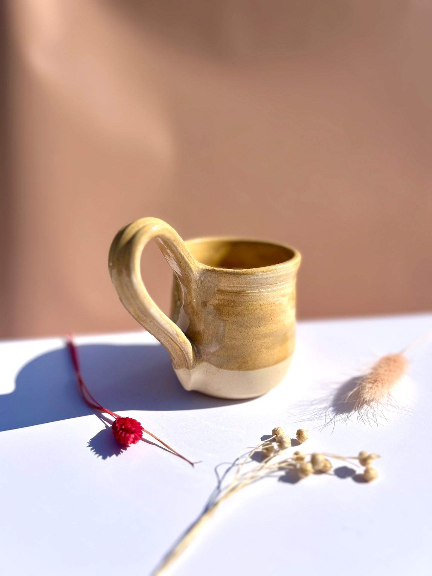 Tasse à anse en céramique