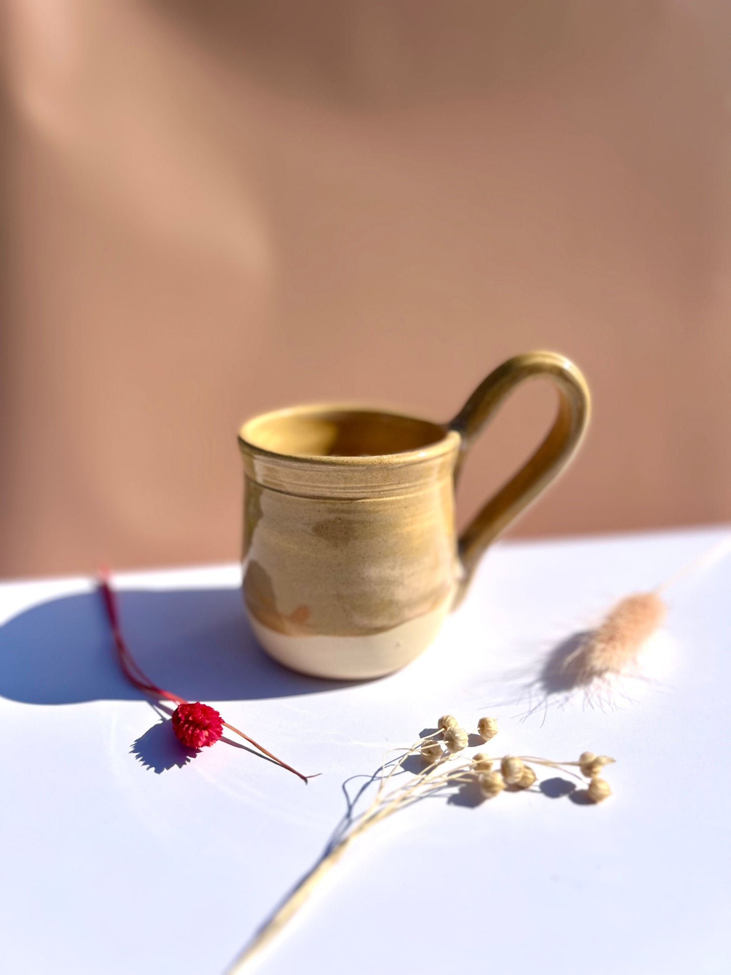 Tasse à anse en céramique